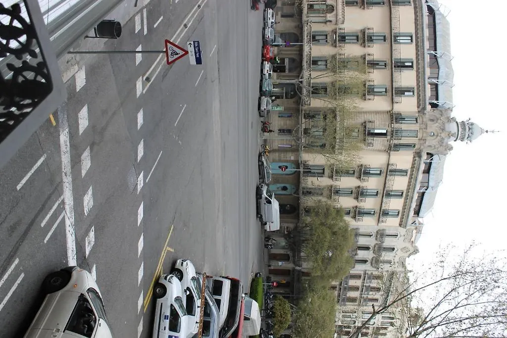 ברצלונה Hostal Ribagorza בית הארחה