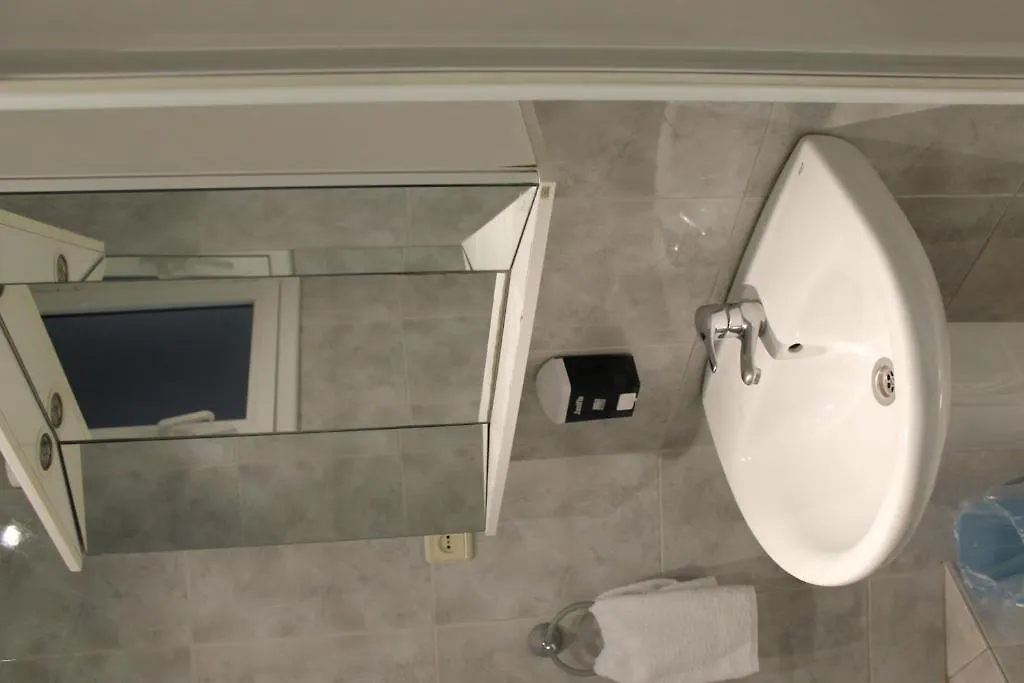 ברצלונה Hostal Ribagorza בית הארחה
